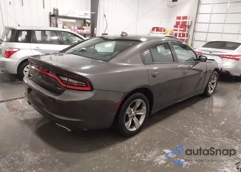 2015 Dodge Charger Sxt z USA, uszkodzony, nr VIN 2C3CDXHG1FH881117